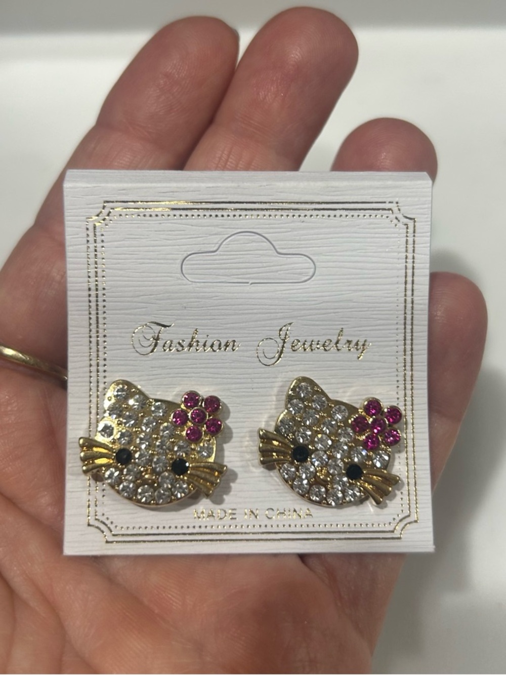 Fashion Jewelry Hello Kitty Face Stud Earrings with Pink Accents